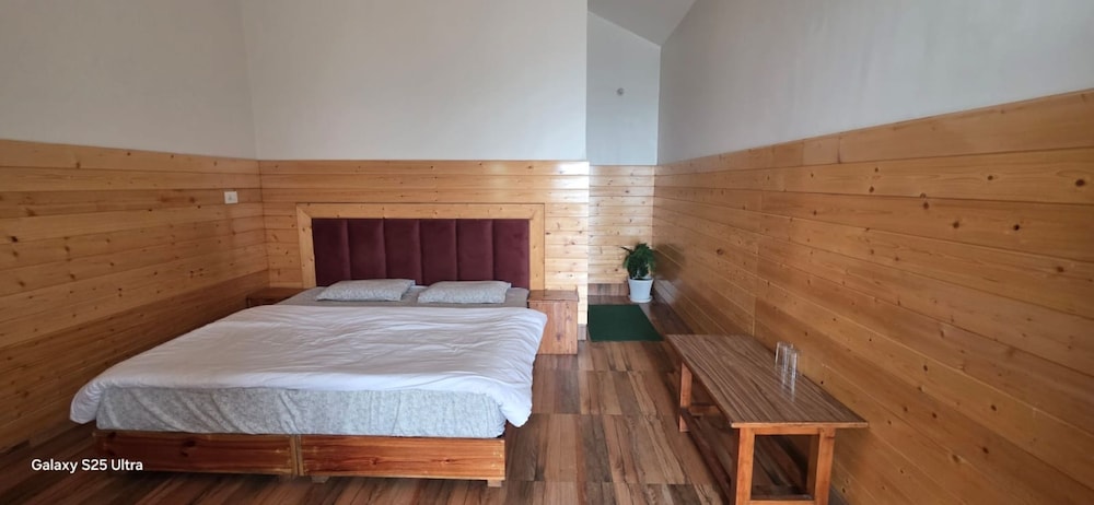 Quadruple Room, Mountain View photo 1
