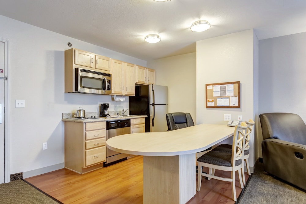 Suite, 1 Bedroom, Accessible (Mobility) - Photo 8