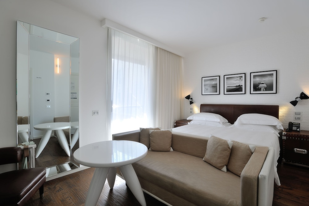Deluxe Double or Twin Room, Non Smoking, City View - Photo 5