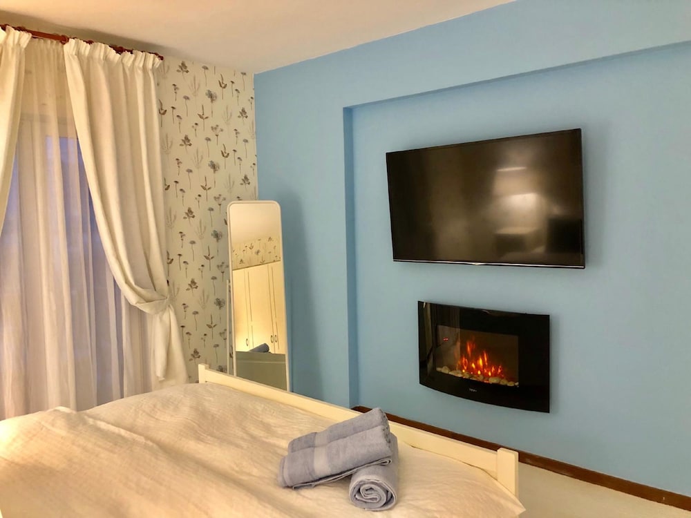 Premium Apartment, 2 Bedrooms, Pool Access, Courtyard View photo 2