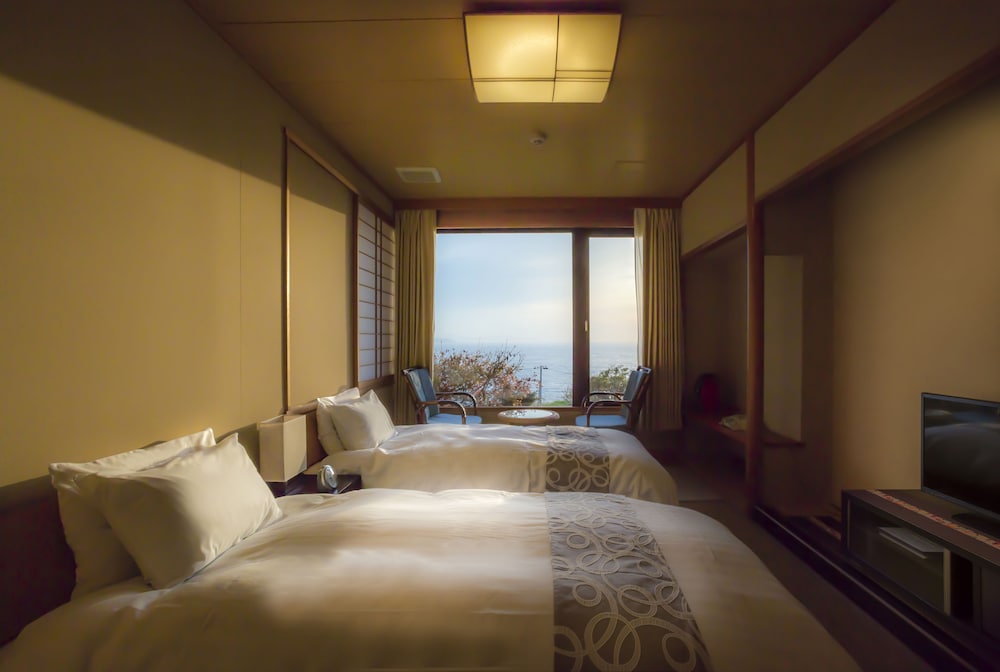 Standard Twin Room photo 2