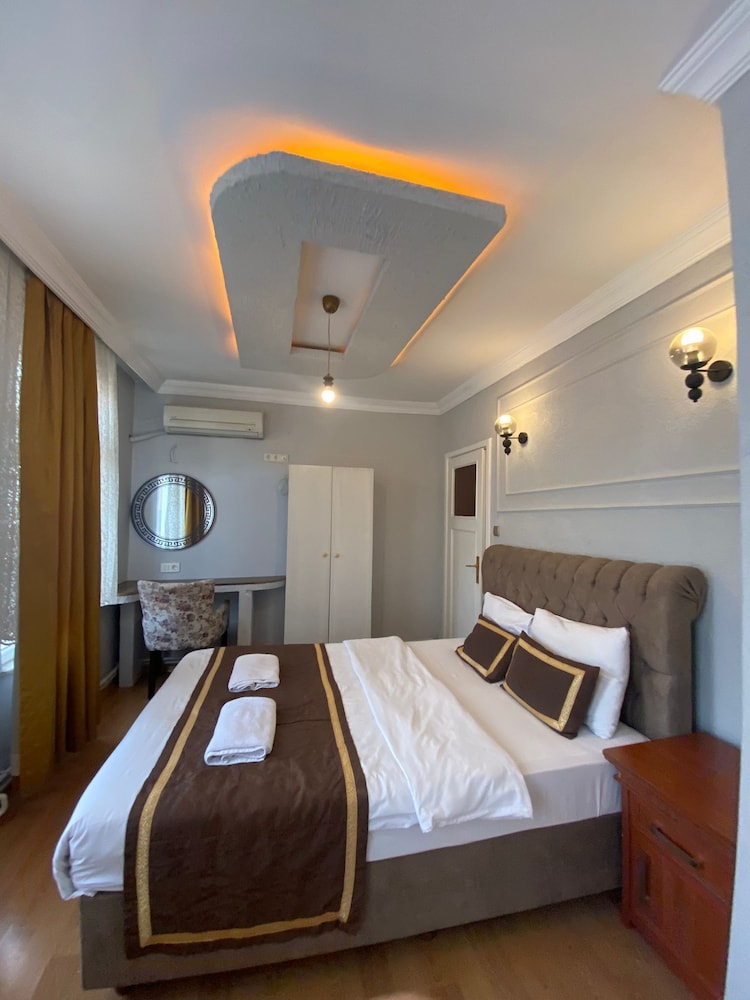 Family Quadruple Room photo 3