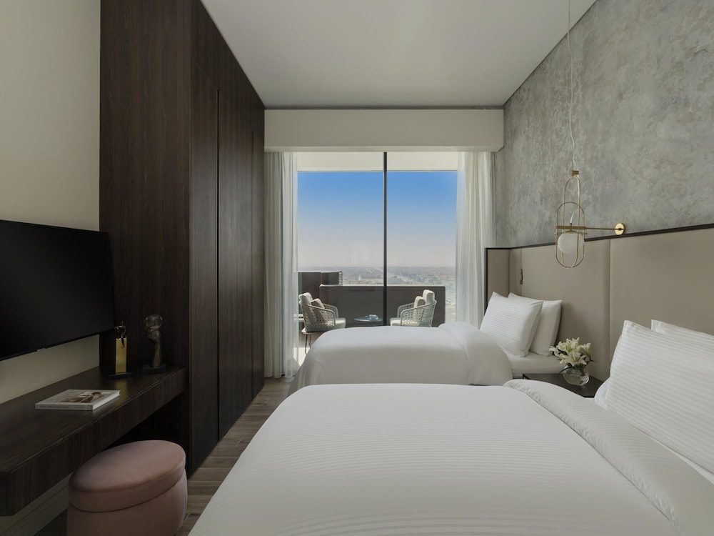 Room, 2 Bedrooms, Mobility Accessible, Terrace thumbnail 6