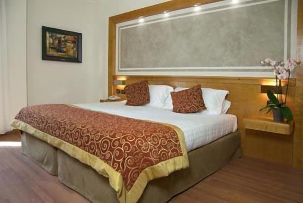 Superior Double or Twin Room photo 2