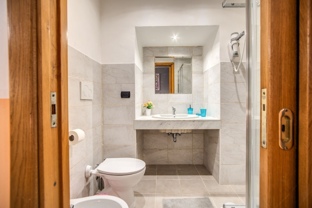 Double or Twin Room photo 3