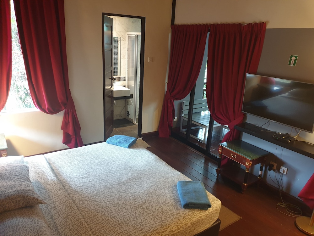 Deluxe Double Room, Hill View photo 2