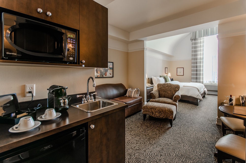 Superior Room, 1 King Bed with Sofa bed photo 1