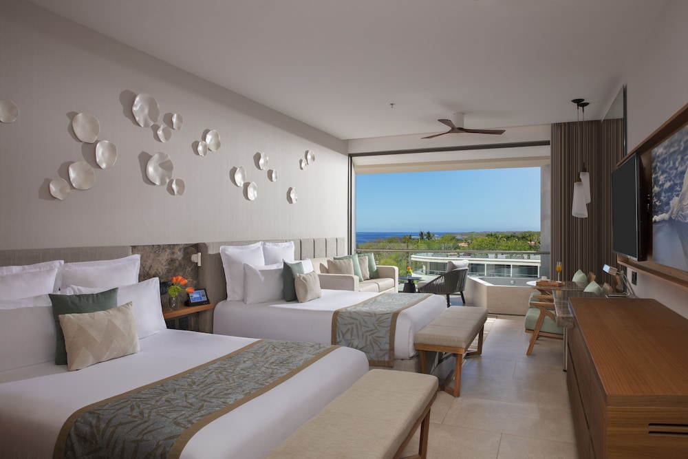Preferred Club Junior Suite Partial Ocean View Double