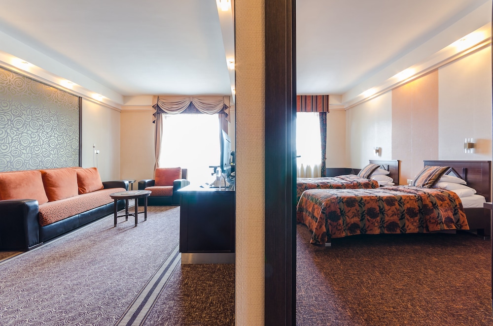 Luxury Suite photo 2