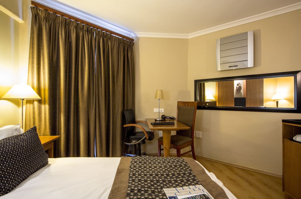 Standard Room (Queen) - Photo 2