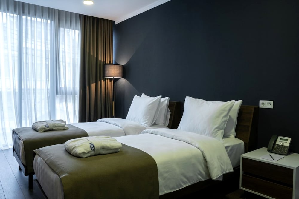 Twin Room - Photo 10