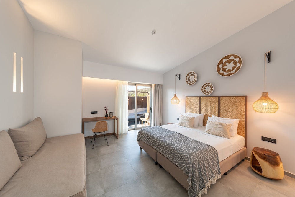 Superior Double Room, Pool View photo 2