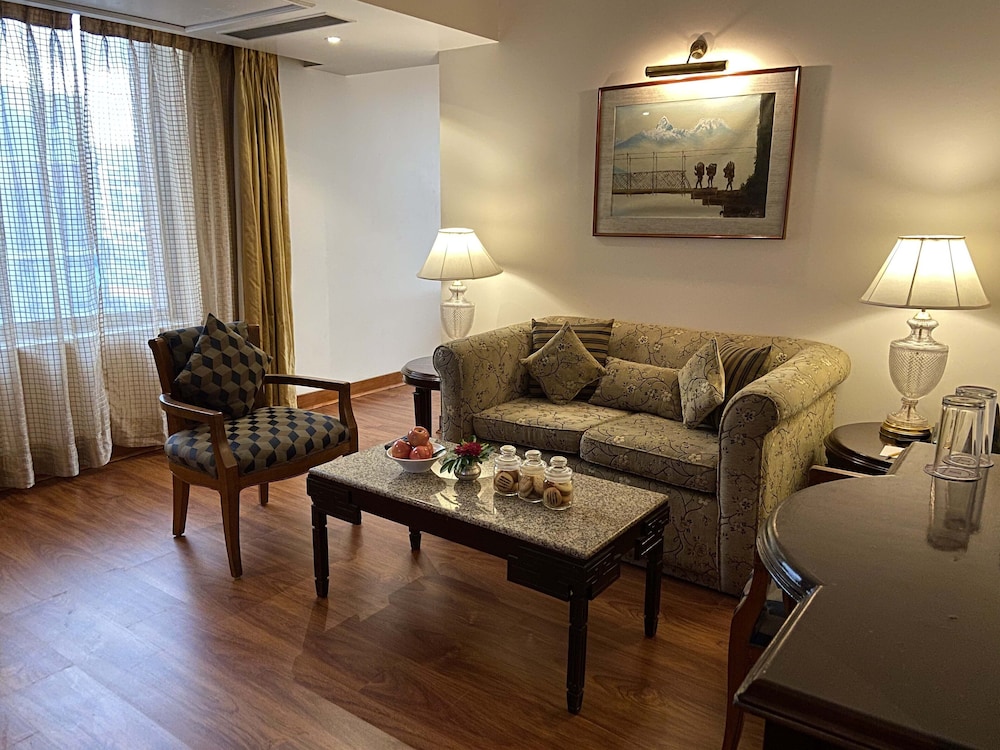 Suite - Photo 10