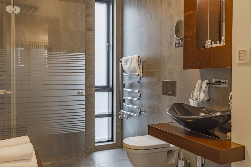 Economy Suite, Multiple Beds, Balcony photo 3