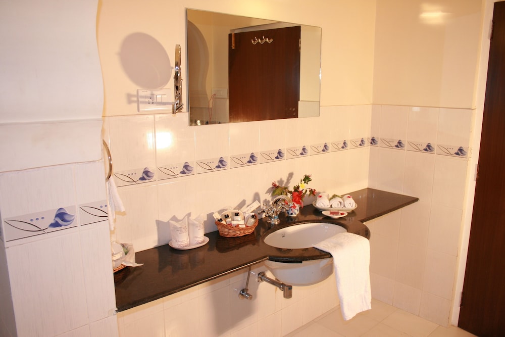 Deluxe Room - Photo 3