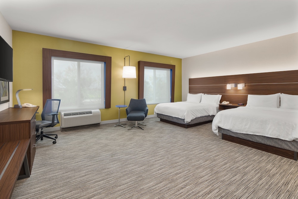 Suite, 2 Queen Beds - Photo 4