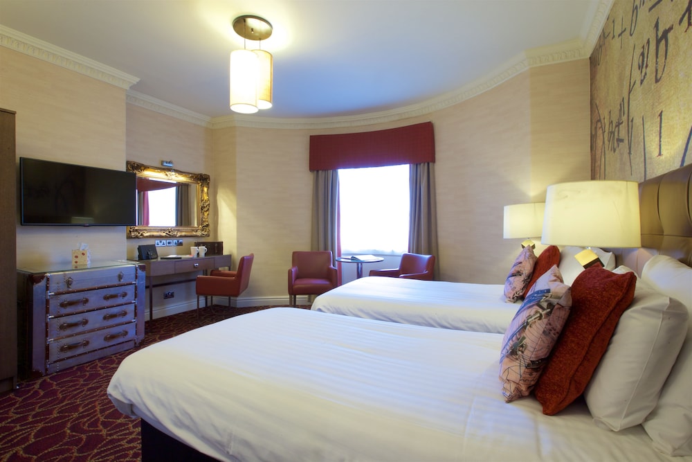 Standard Room, Multiple Beds, Non Smoking photo 3