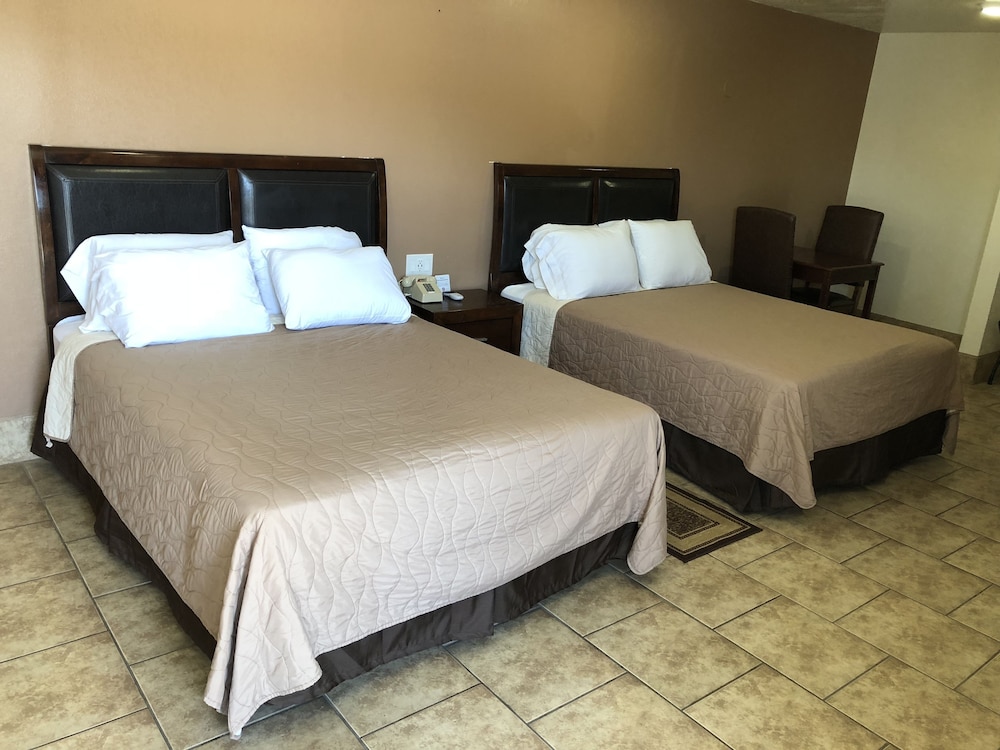 Superior Double Room, 2 Queen Beds, Ground Floor photo 1