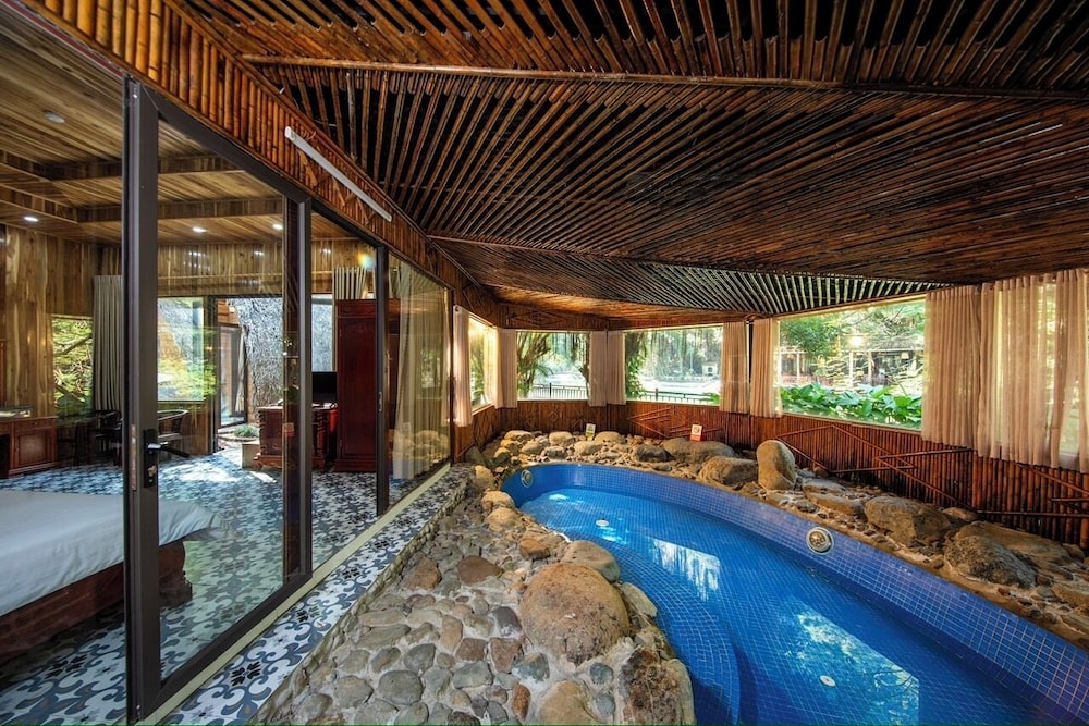 Family Room, Private Pool photo 3