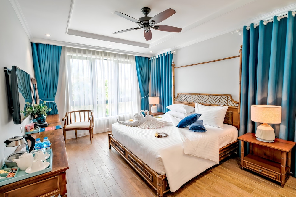 Deluxe King - Garden View ( Room In Villa )