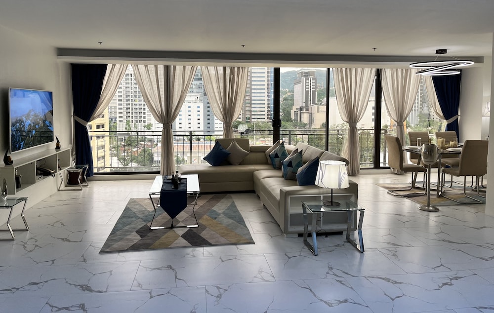 Standard Penthouse - Photo 9