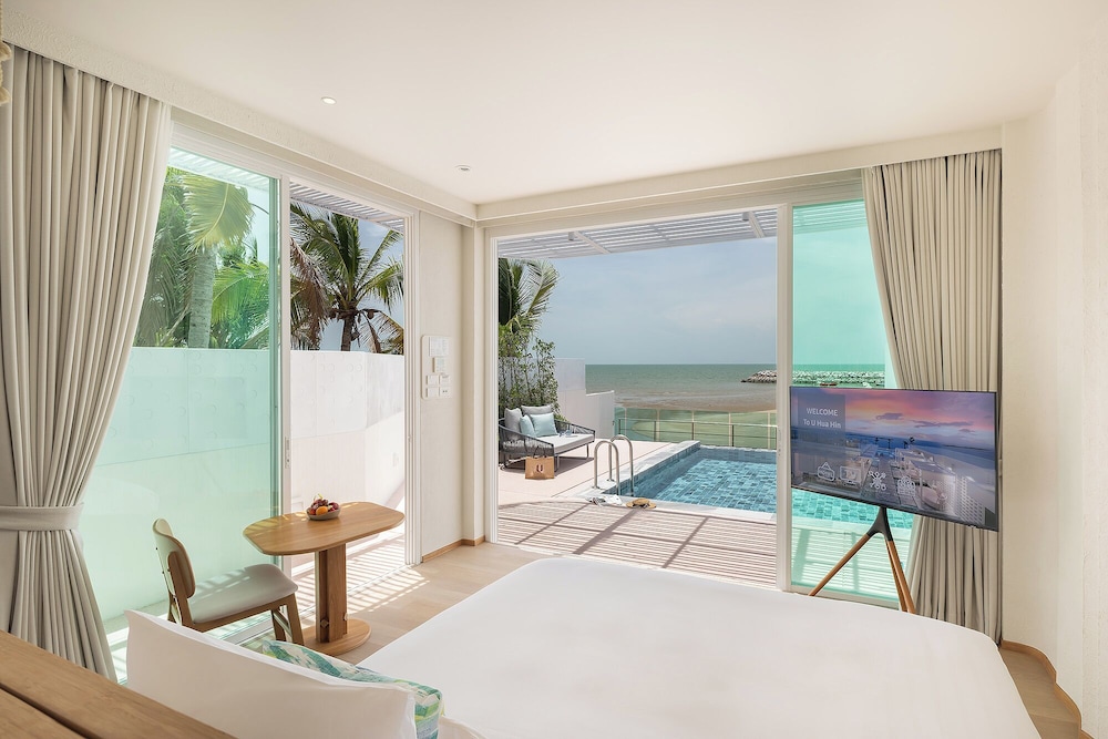 Cozy Beachfront Pool Villa - Photo 4