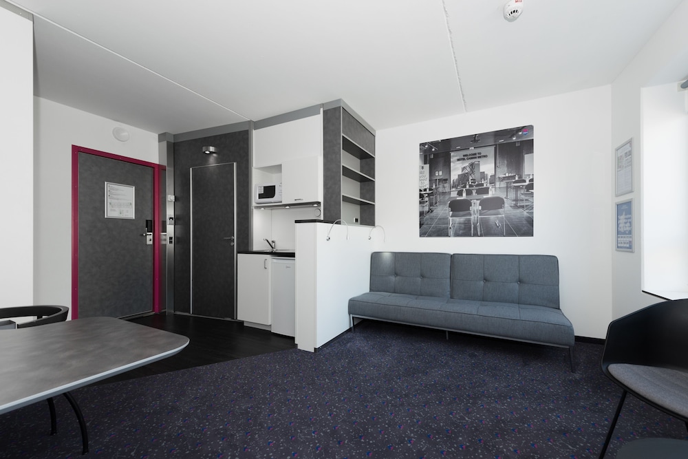 Apartment, 1 Bedroom, Kitchenette photo 3