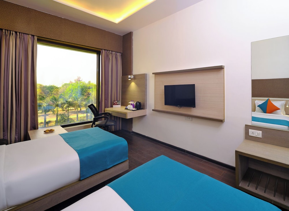 Deluxe Room - Photo 17
