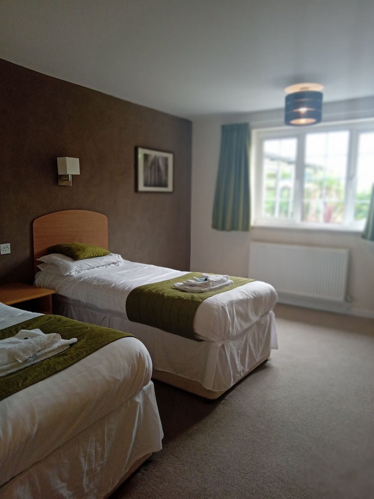 Twin Room, 2 Twin Beds photo 3