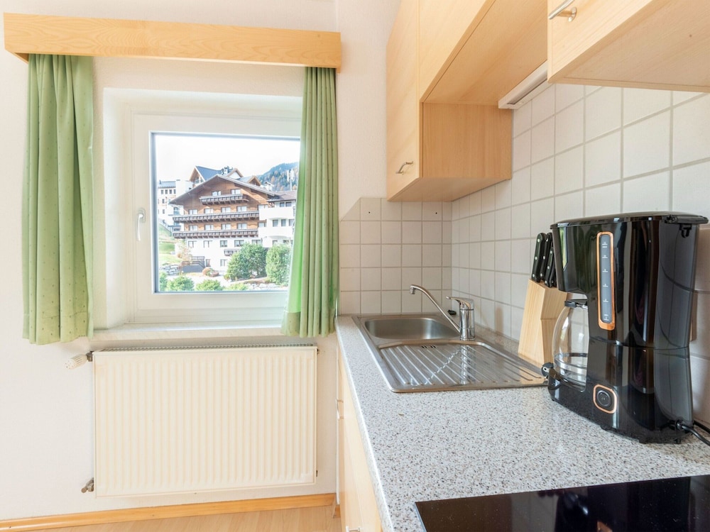 Classic Apartment, 2 Bedrooms photo 2