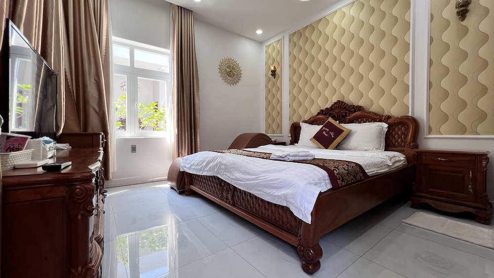 Honeymoon Room
