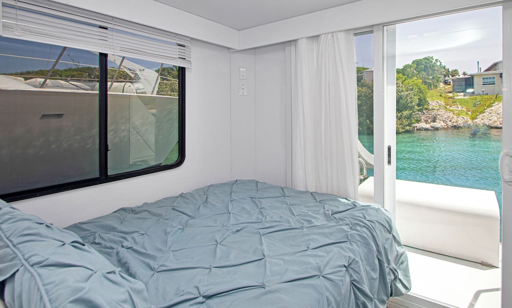 Panoramic Cabin, Ocean View, Overwater photo 3