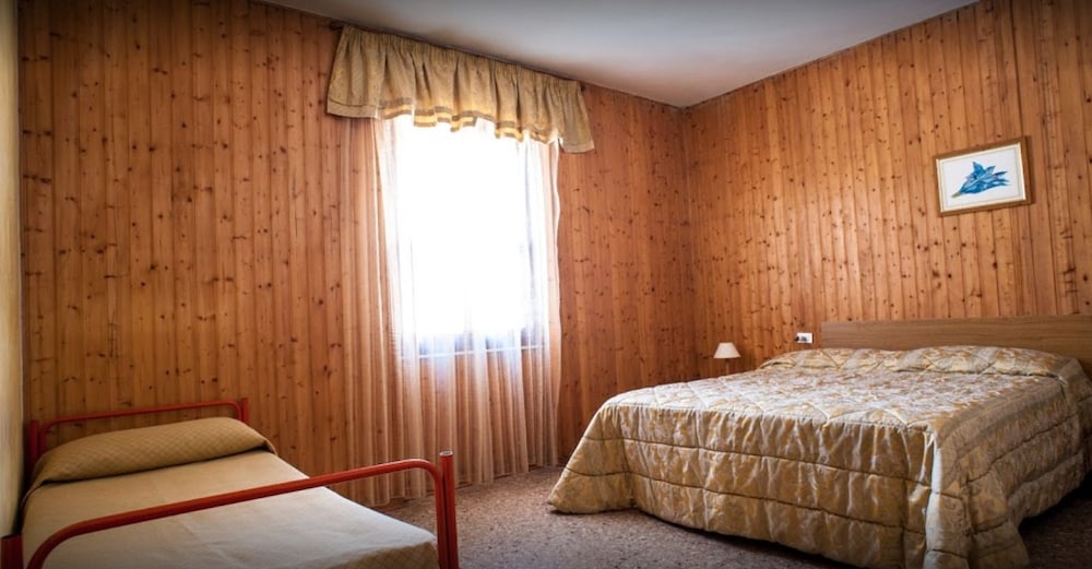 Quadruple Room, Mountain View photo 2