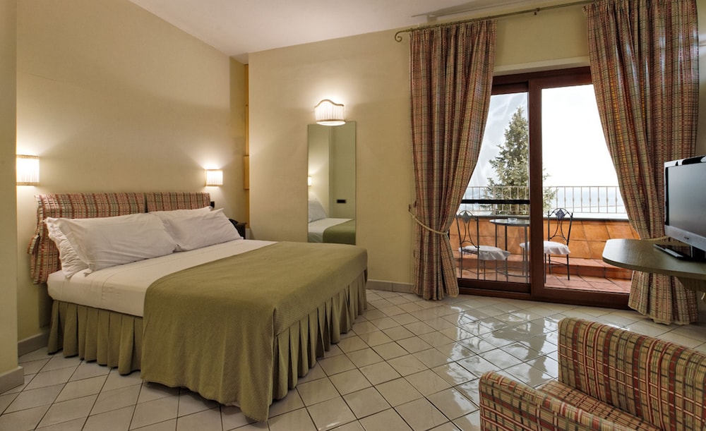 Classic Room, Terrace, Sea View - Photo 1
