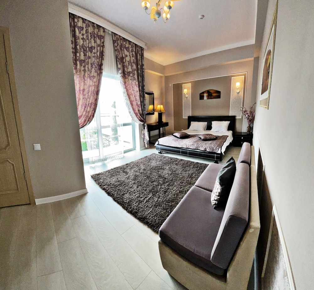 Deluxe Triple Room photo 2