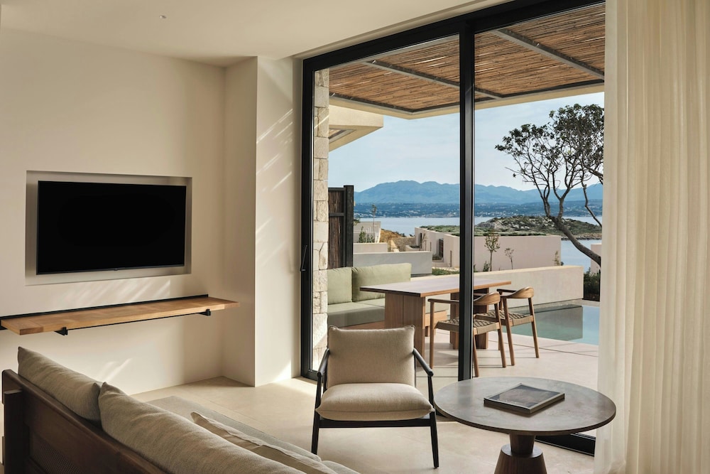 Junior Suite, 1 King Bed with Sofa bed, Sea View (Private Pool)