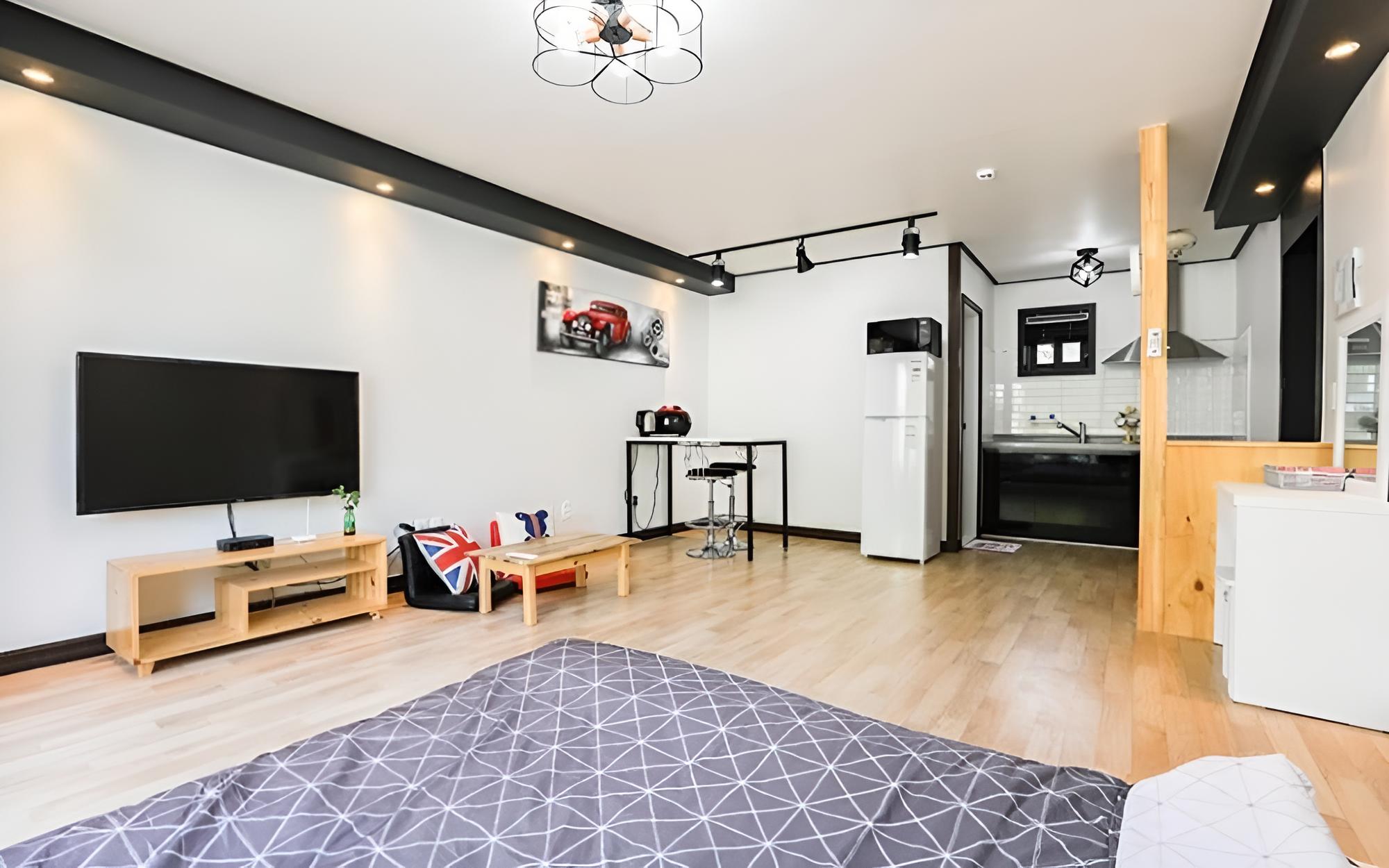 Room (Rabbit)