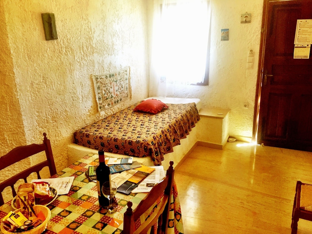 Apartment photo 2