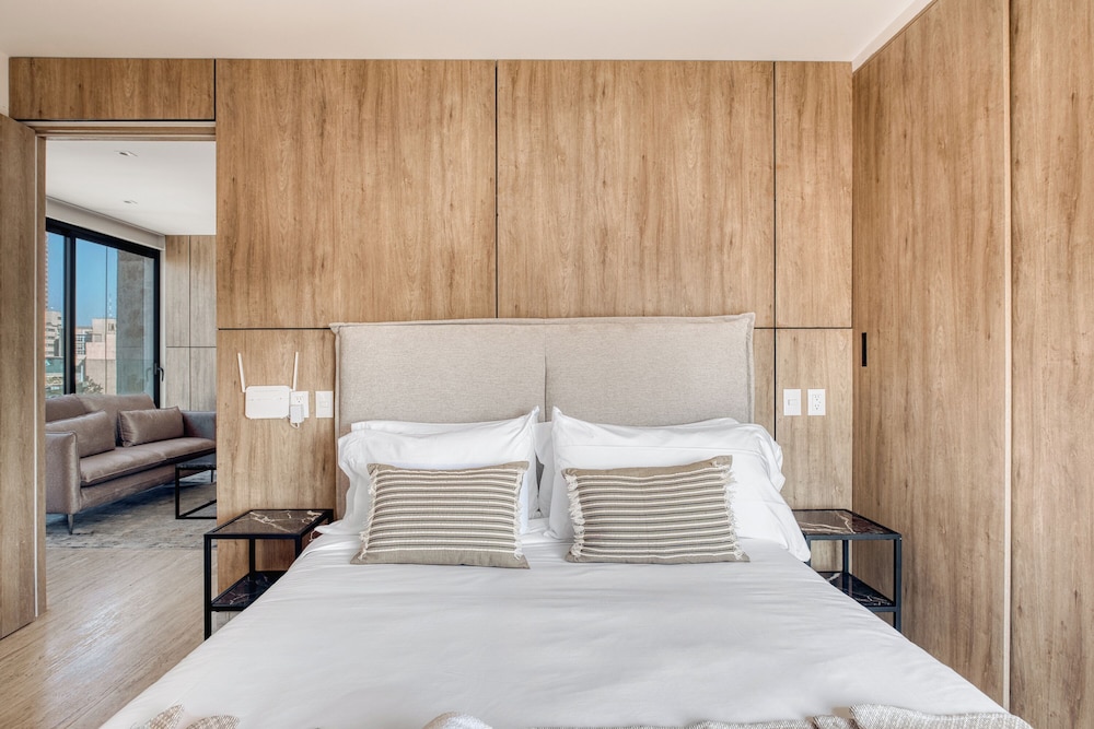 Deluxe Apartment, City View