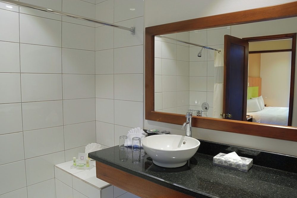 Suite, 2 Bedrooms, Non Smoking - Photo 6