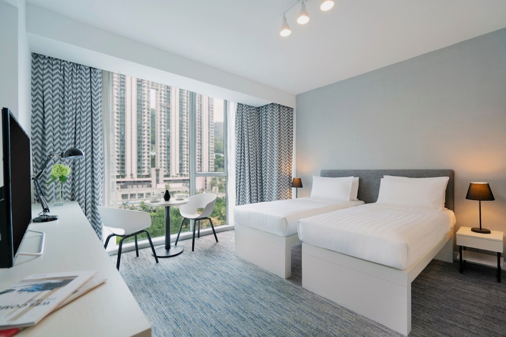 Superior Hillview Room photo 2
