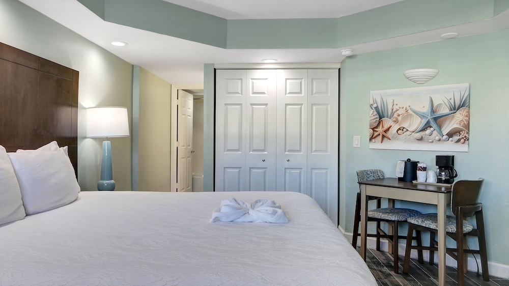 Room, 1 King Bed, City View - Photo 4