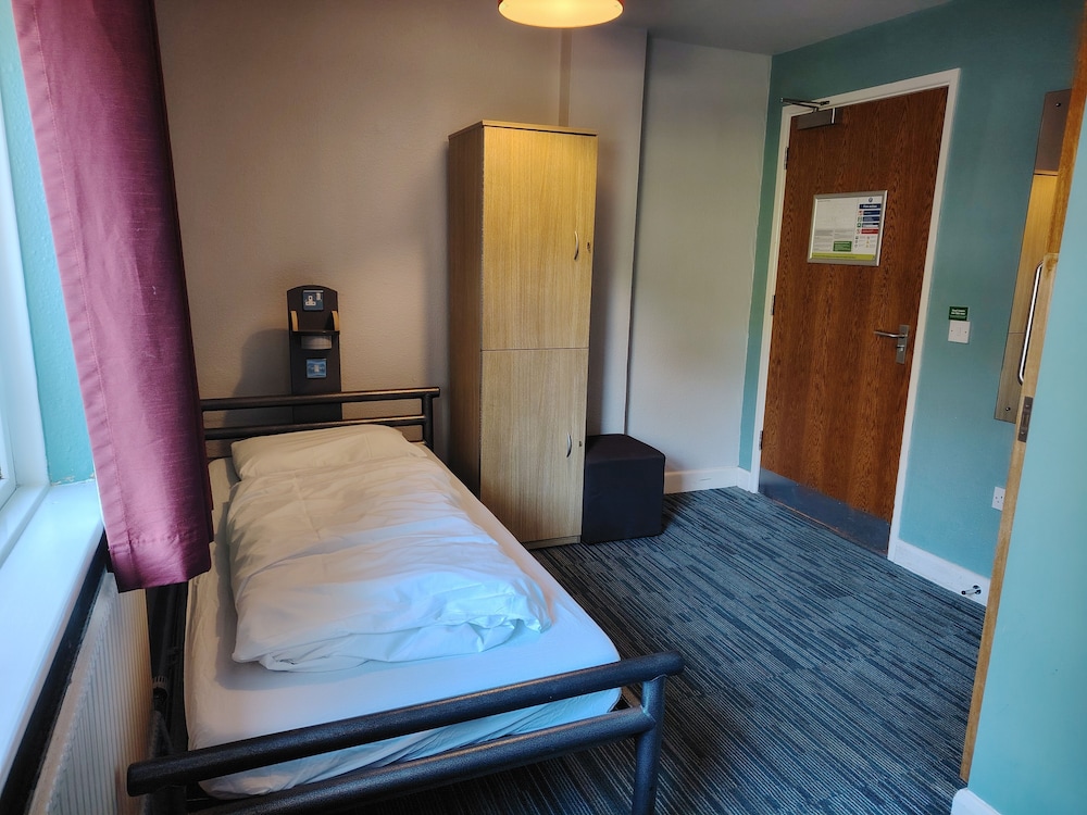 Room, Ensuite (3 Bed Private) photo 1
