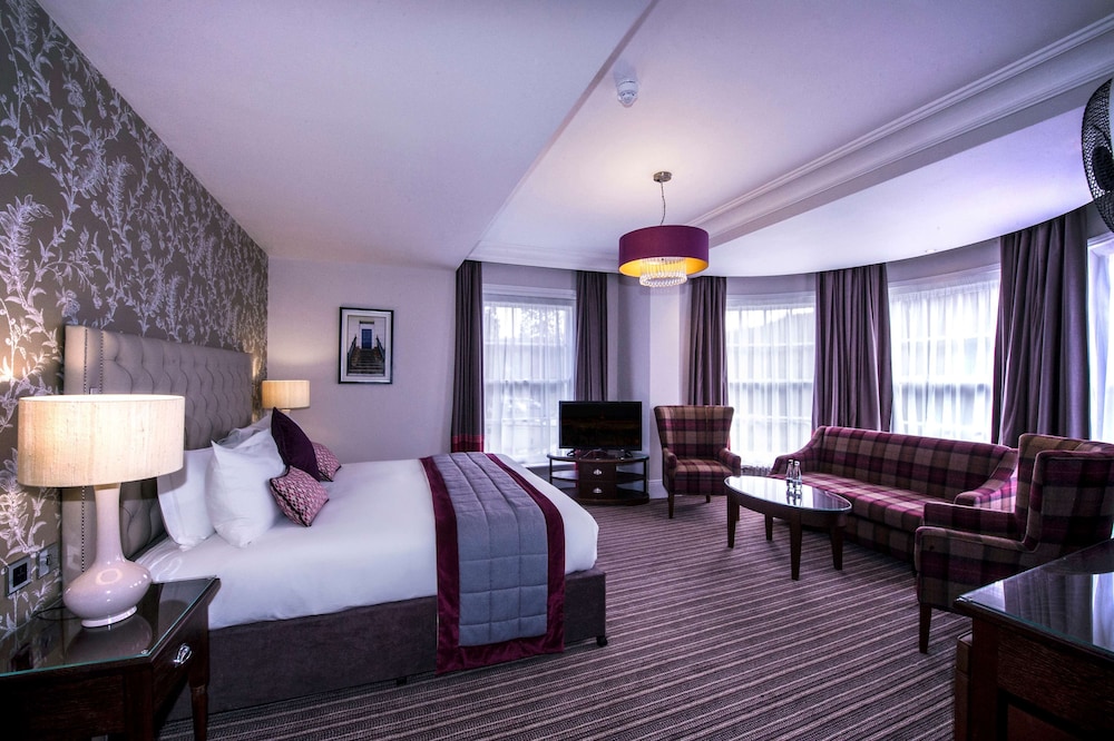 Suite, 1 King Bed, Non Smoking (Manor House Suite) photo 2