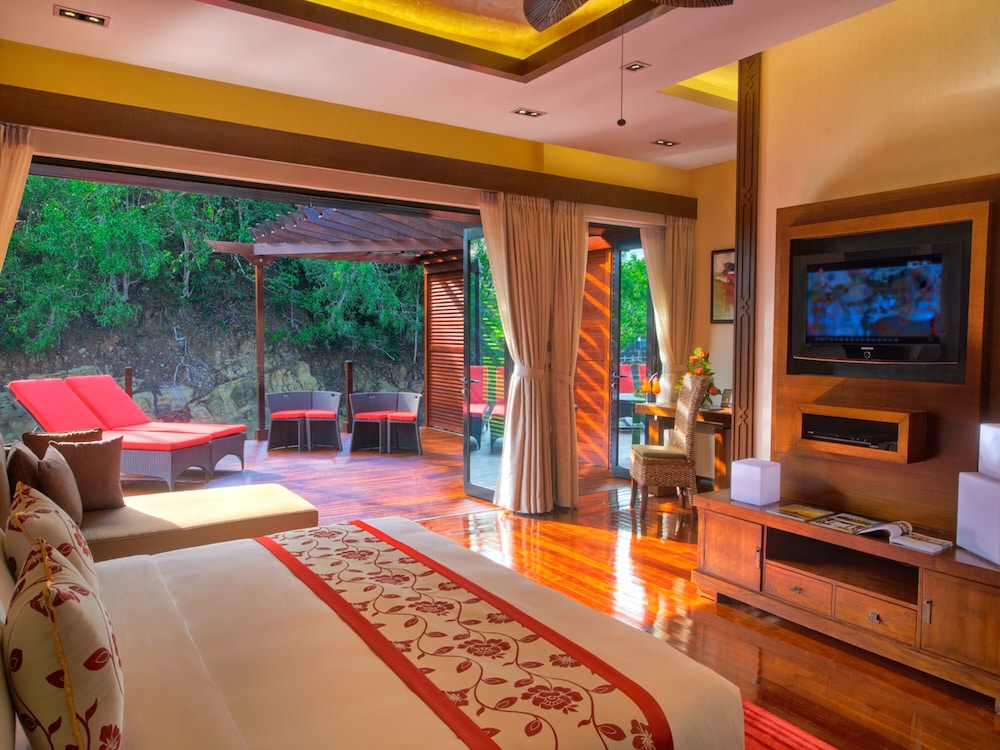 Rainforest Villa - Photo 2