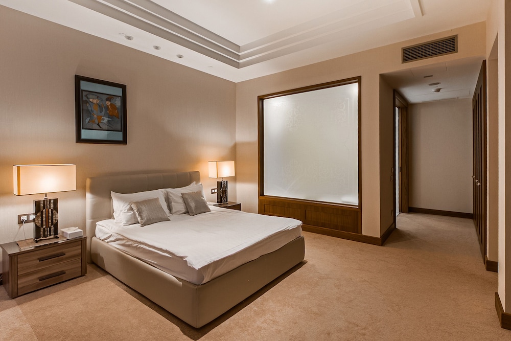 Sky Home Apartment, 100 m2, 50th floor of the "Federation Tower West"