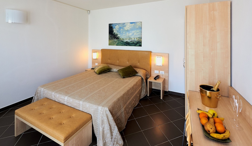 Junior Double Room