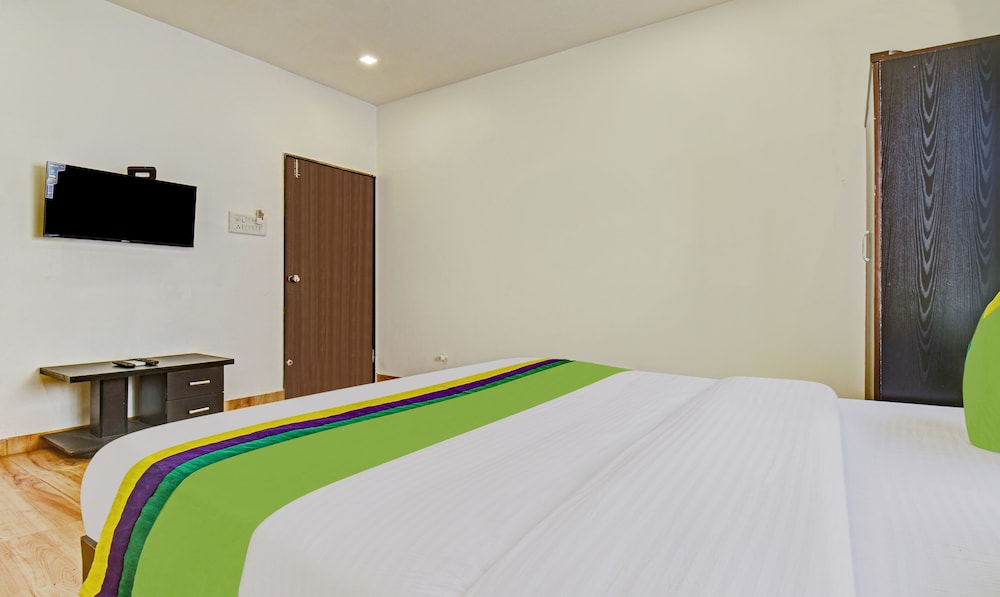Deluxe Room - Photo 11