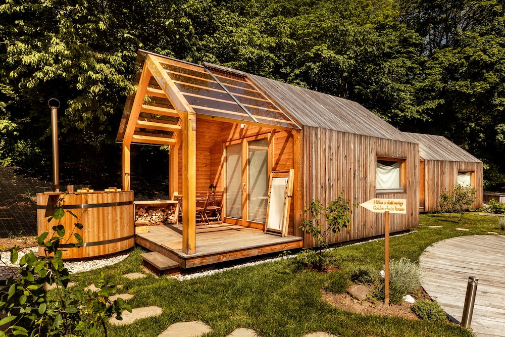 Basic Cabin, Hot Tub, Resort View photo 1