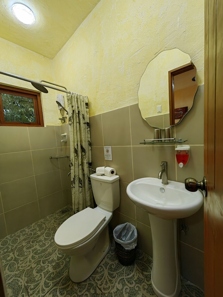 Standard Twin Room - Photo 5